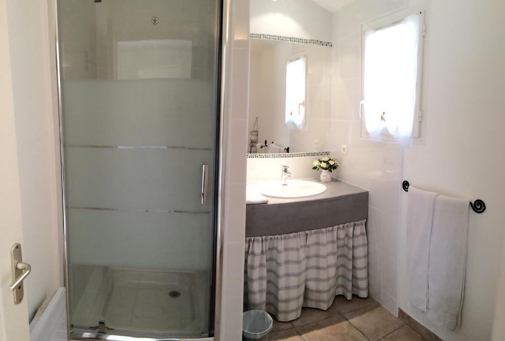 Le Clos des Cigales Roussillon en Isere Habitación foto