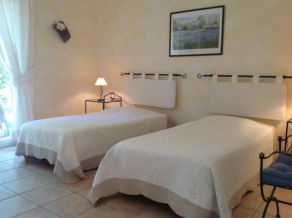 Le Clos des Cigales Roussillon en Isere Habitación foto