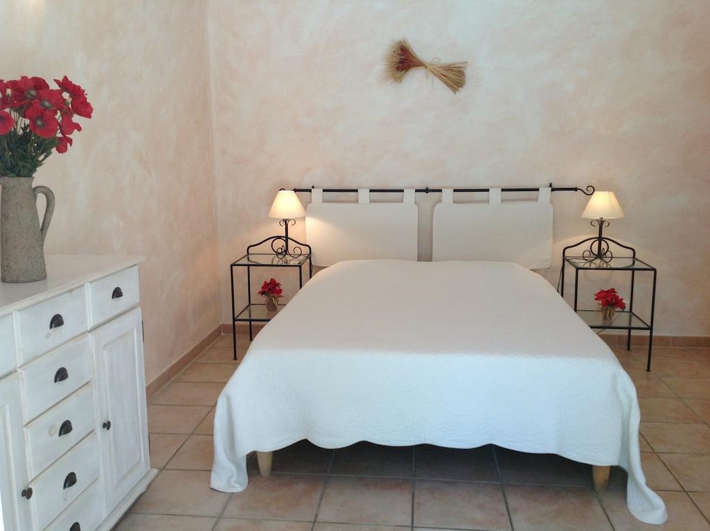 Le Clos des Cigales Roussillon en Isere Habitación foto