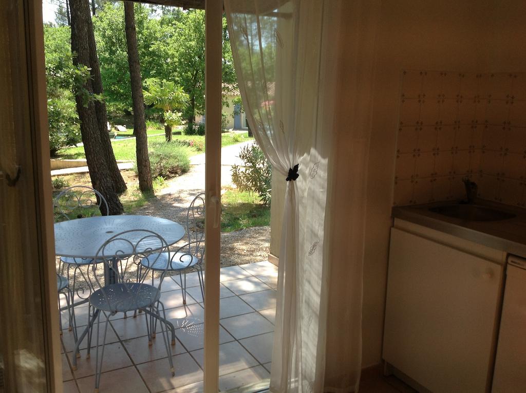 Le Clos des Cigales Roussillon en Isere Habitación foto